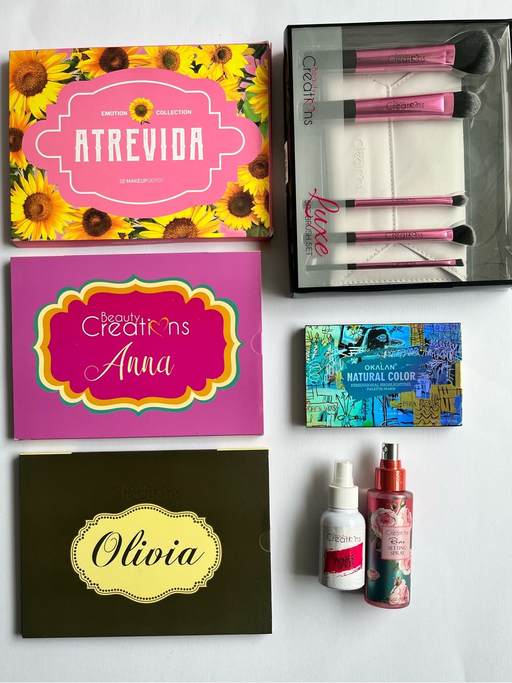 12pc Make Up Bundle Kit - Picture 2 of 2